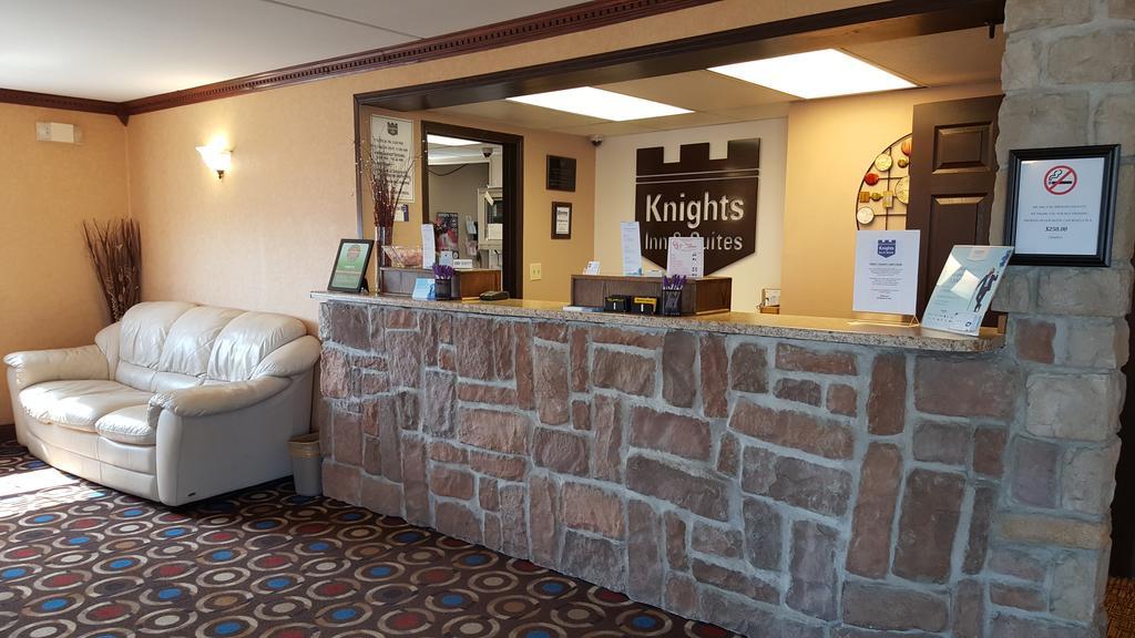 Knights Inn&Suites - Grand Forks Exterior foto